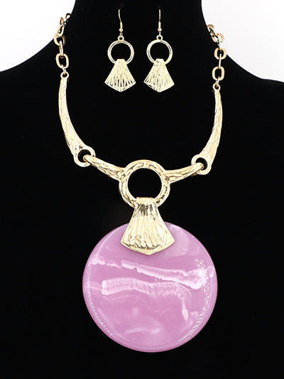 Chic Medallion